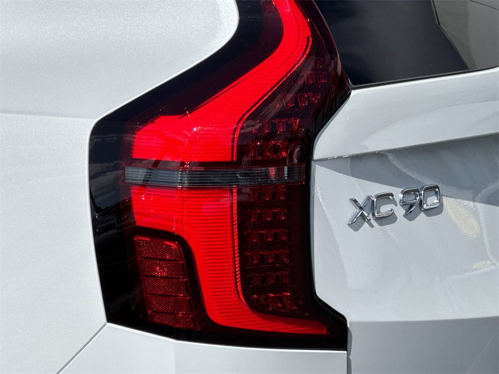 New 2026 Volvo XC90 B6 Plus w/ Protection Package Premier image 27