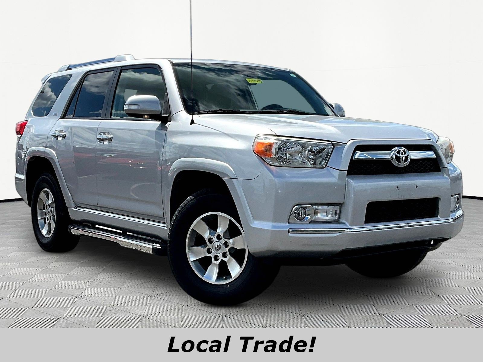 Used 2013 Toyota 4Runner SR5 AWD/4WD image 3