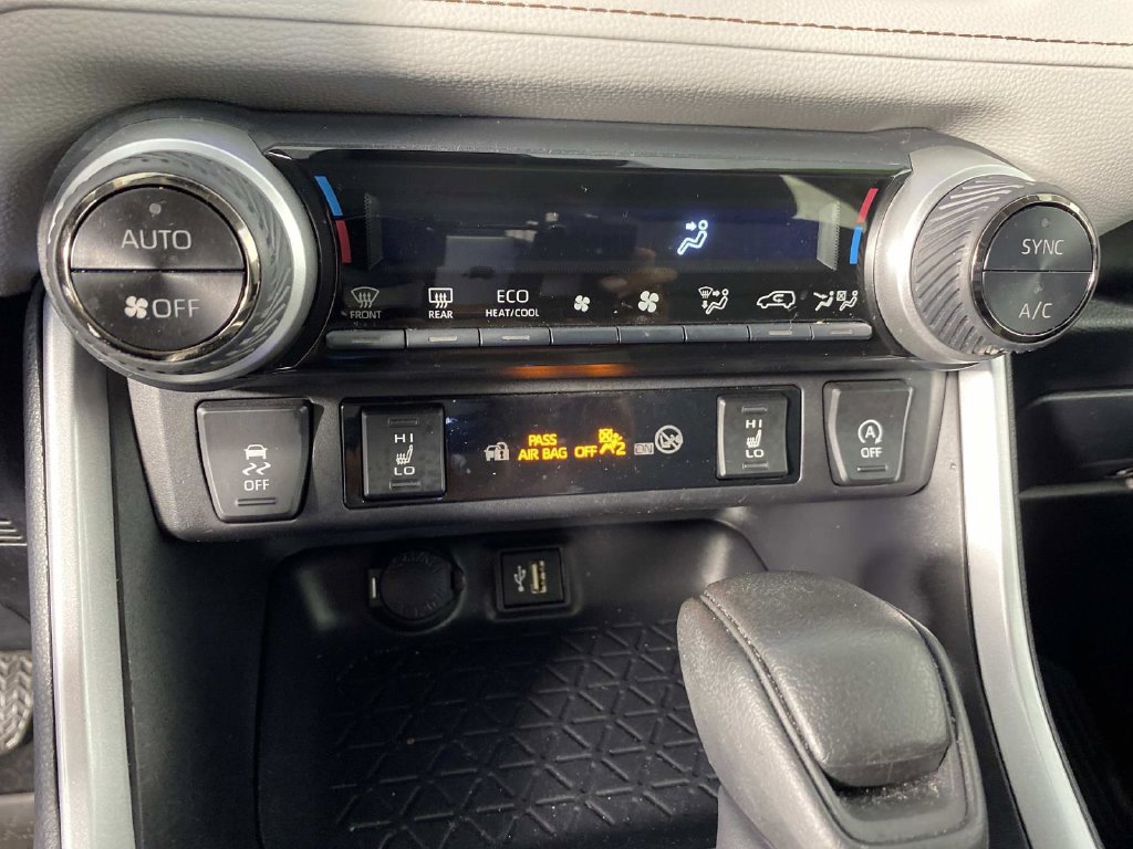 Used 2024 Toyota RAV4 XLE w/ Convenience Package AWD/4WD image 27