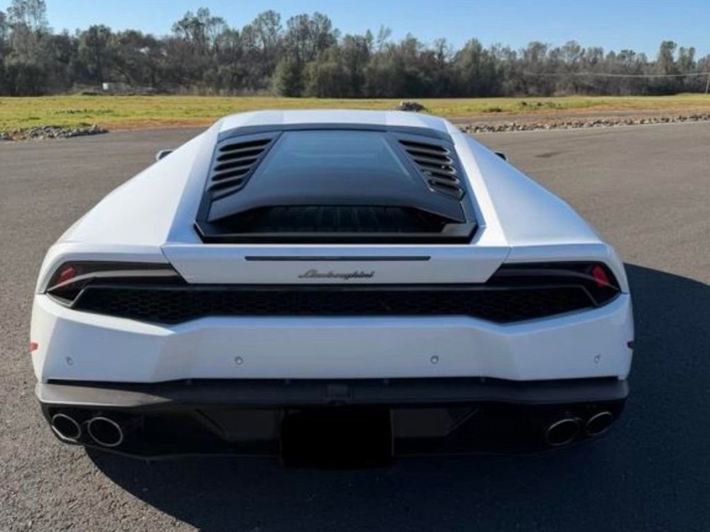Used 2016 Lamborghini Huracan LP 610-4 AWD/4WD image 3