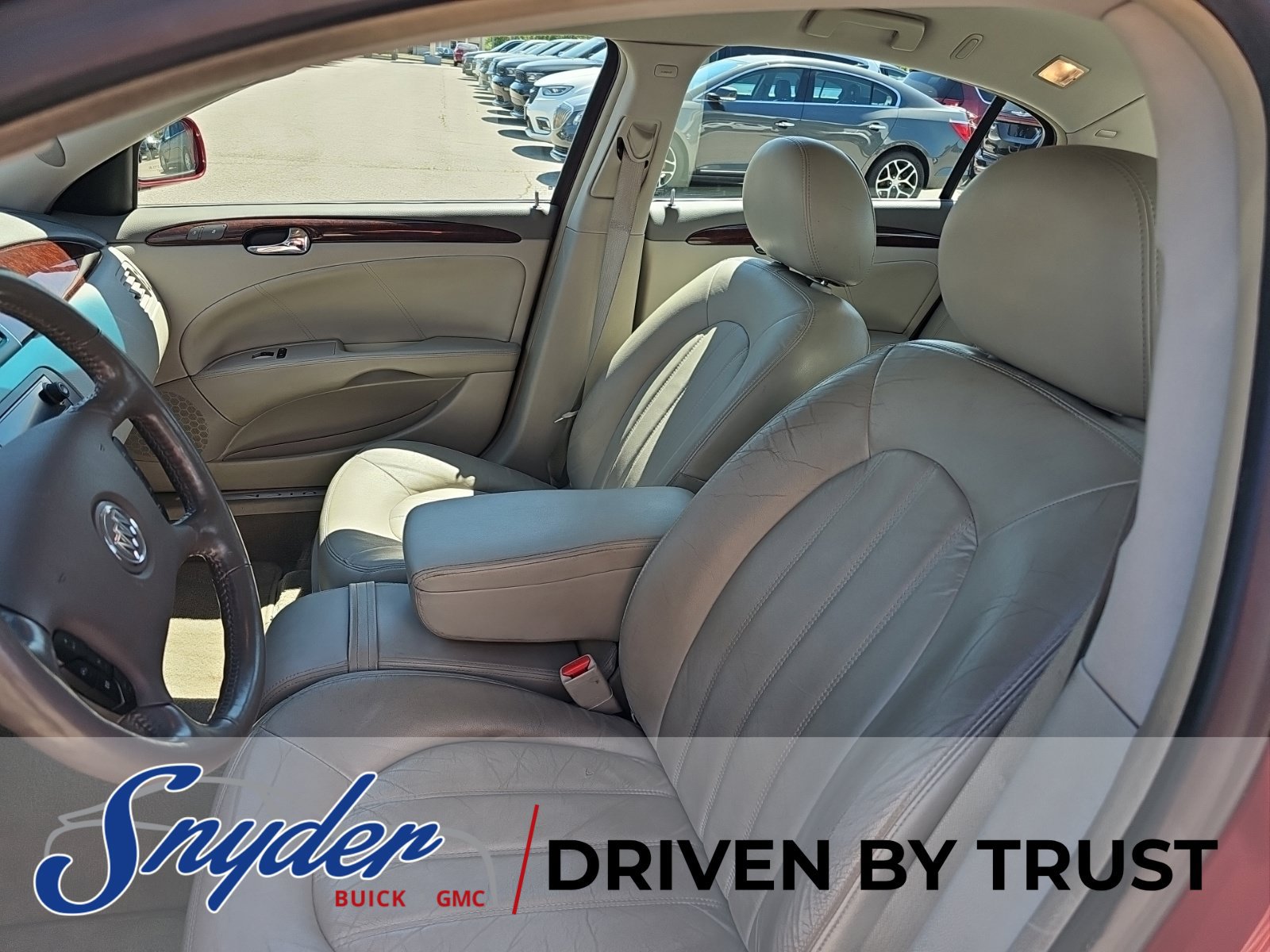 Used 2011 Buick Lucerne CXL FWD image 10