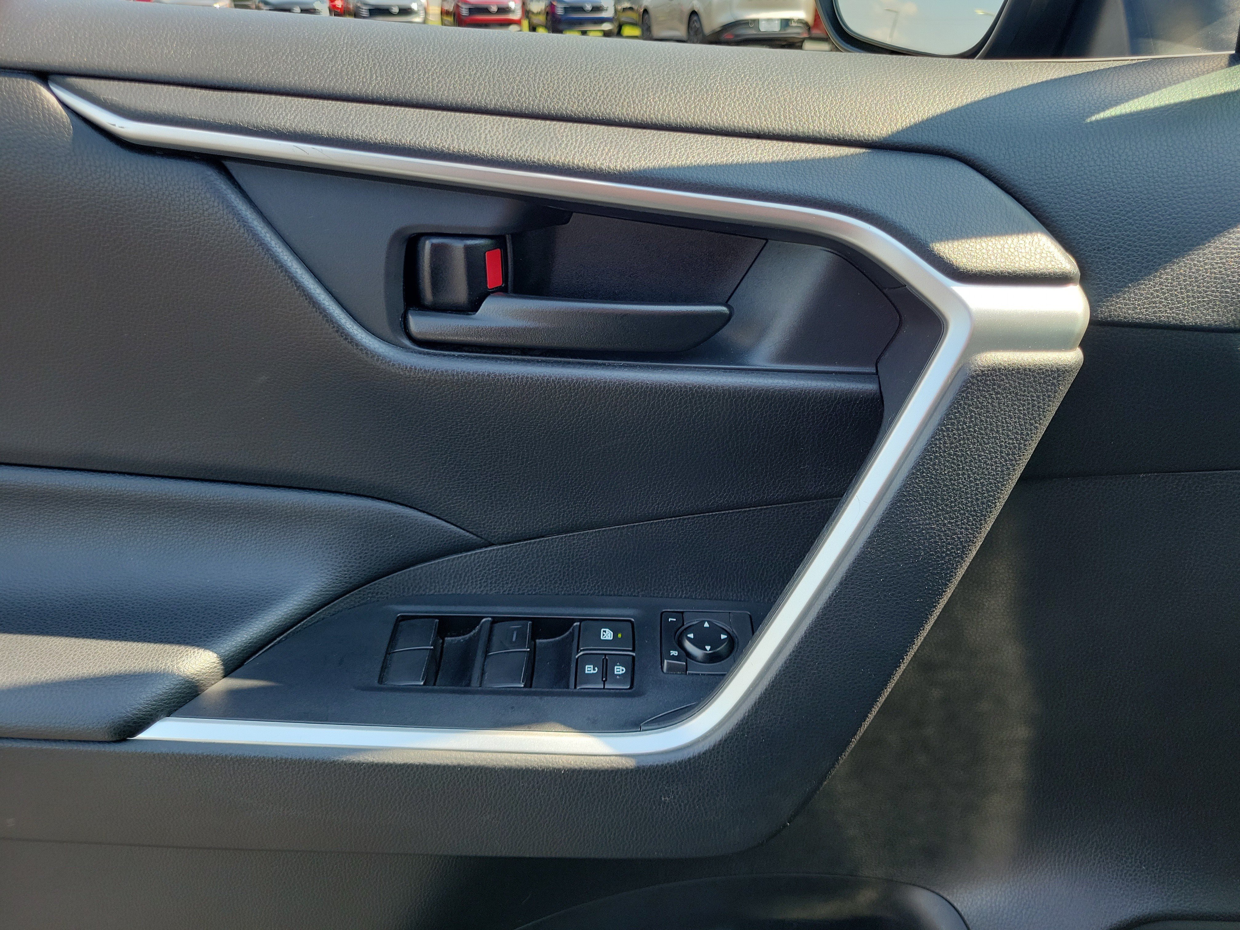Used 2020 Toyota RAV4 LE w/ All Weather Liner Package AWD/4WD image 17