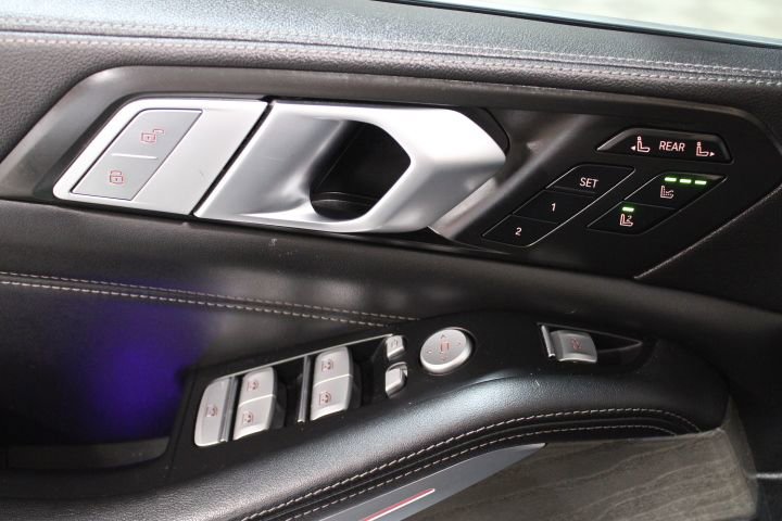 Used 2019 BMW X7 xDrive50i w/ Dynamic Handling Package image 22