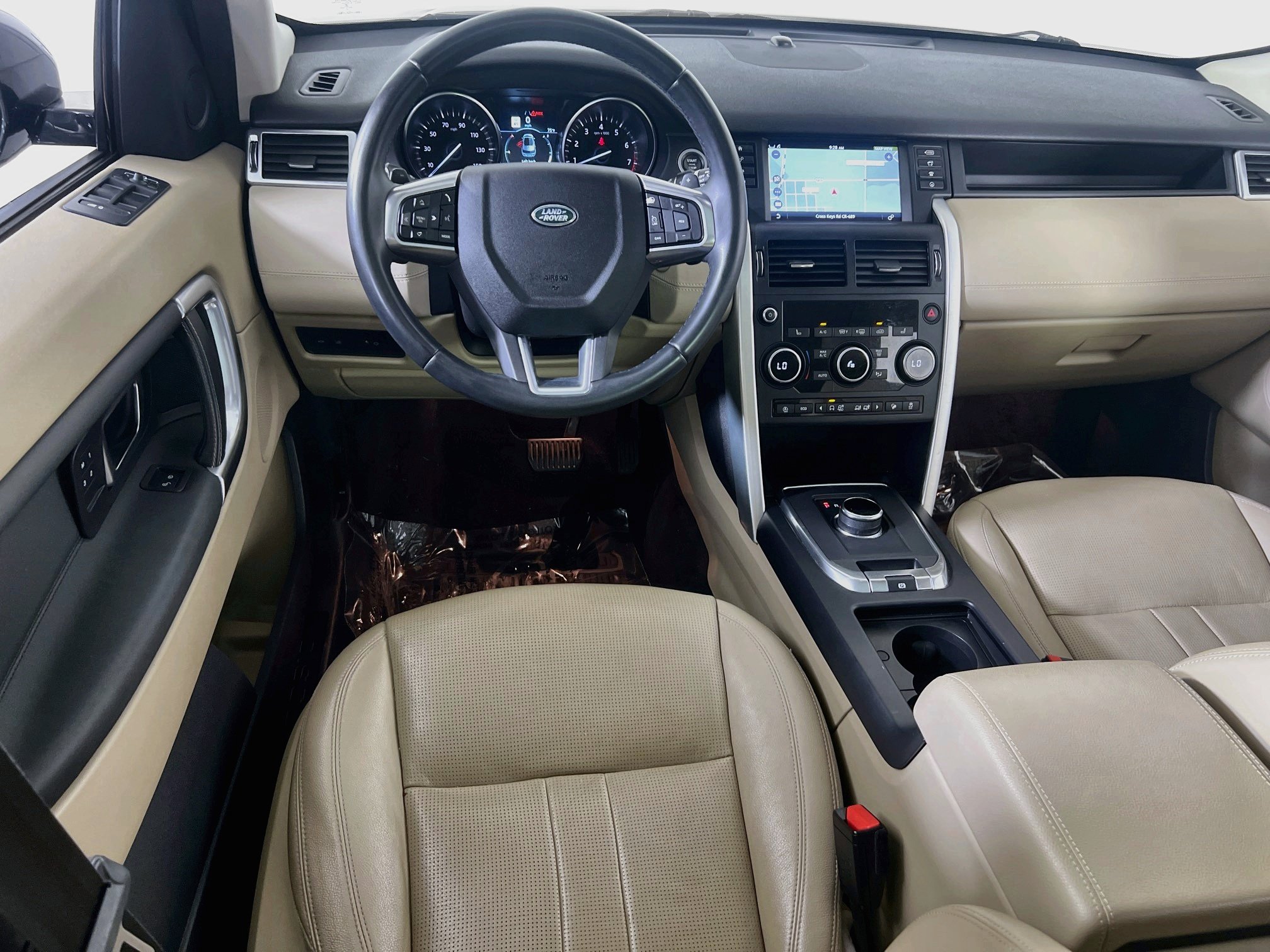 Used 2019 Land Rover Discovery Sport HSE AWD/4WD image 23
