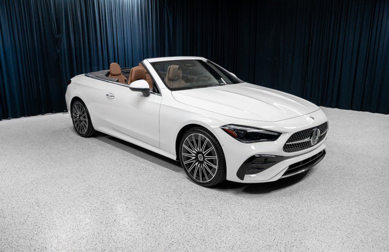 Certified 2026 Mercedes-Benz CLE 300 4MATIC Cabriolet image 4