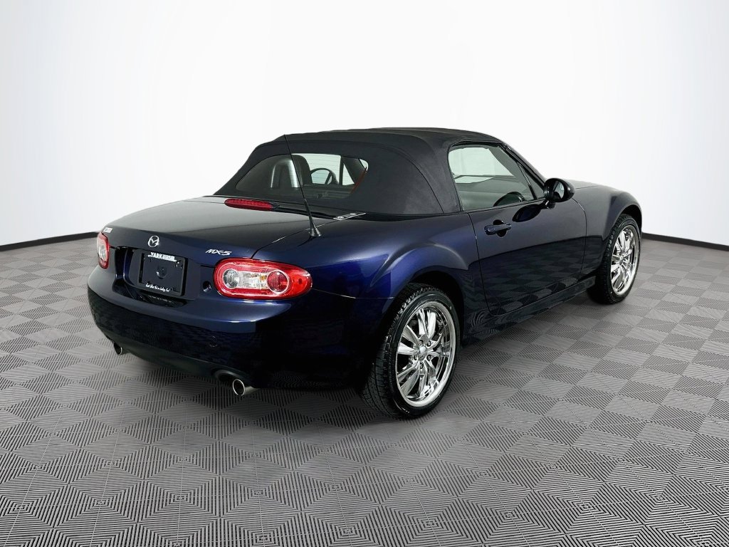 Used 2012 MAZDA MX-5 Miata Touring RWD image 10