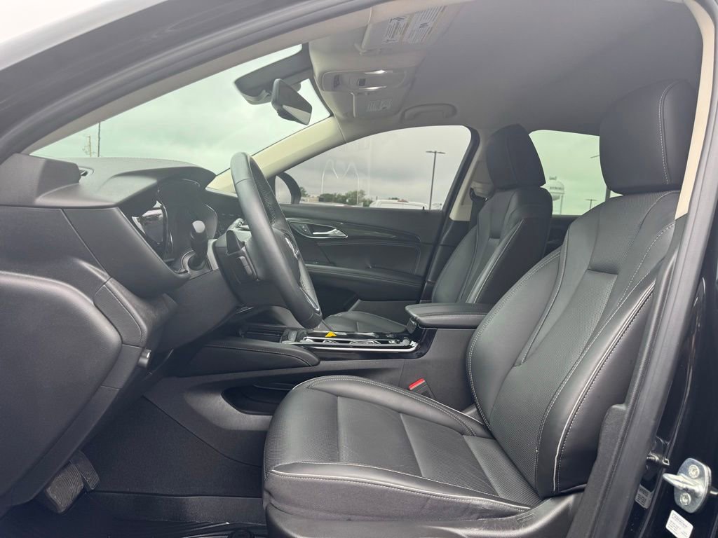 Used 2023 Buick Envision Essence FWD image 5