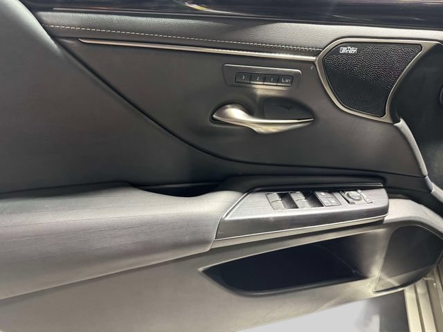 Used 2021 Lexus ES 300h w/ Accessory Package 2 FWD image 21