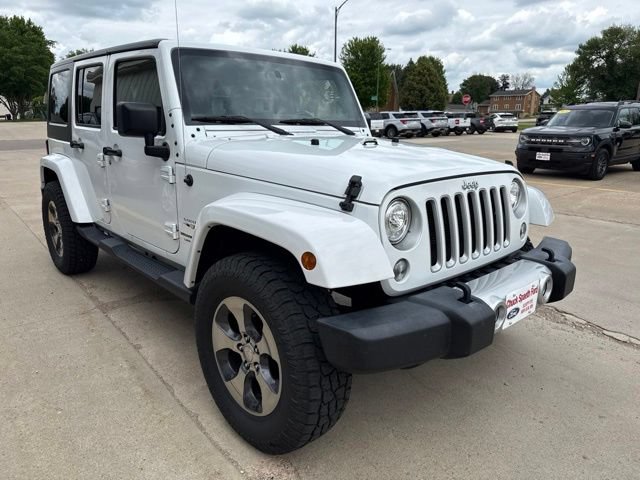 Used 2018 Jeep Wrangler Unlimited Sahara w/ Connectivity Group AWD/4WD image 4