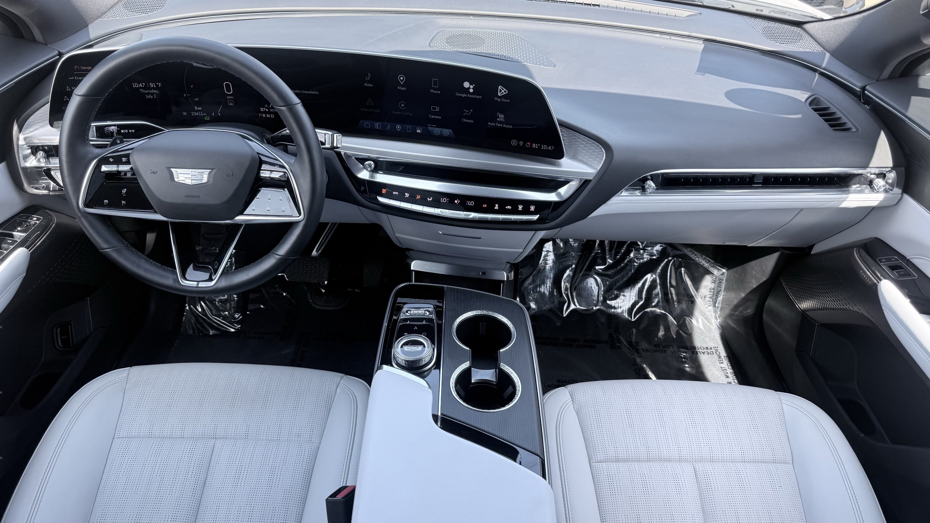 Used 2024 Cadillac Lyriq Luxury RWD image 2