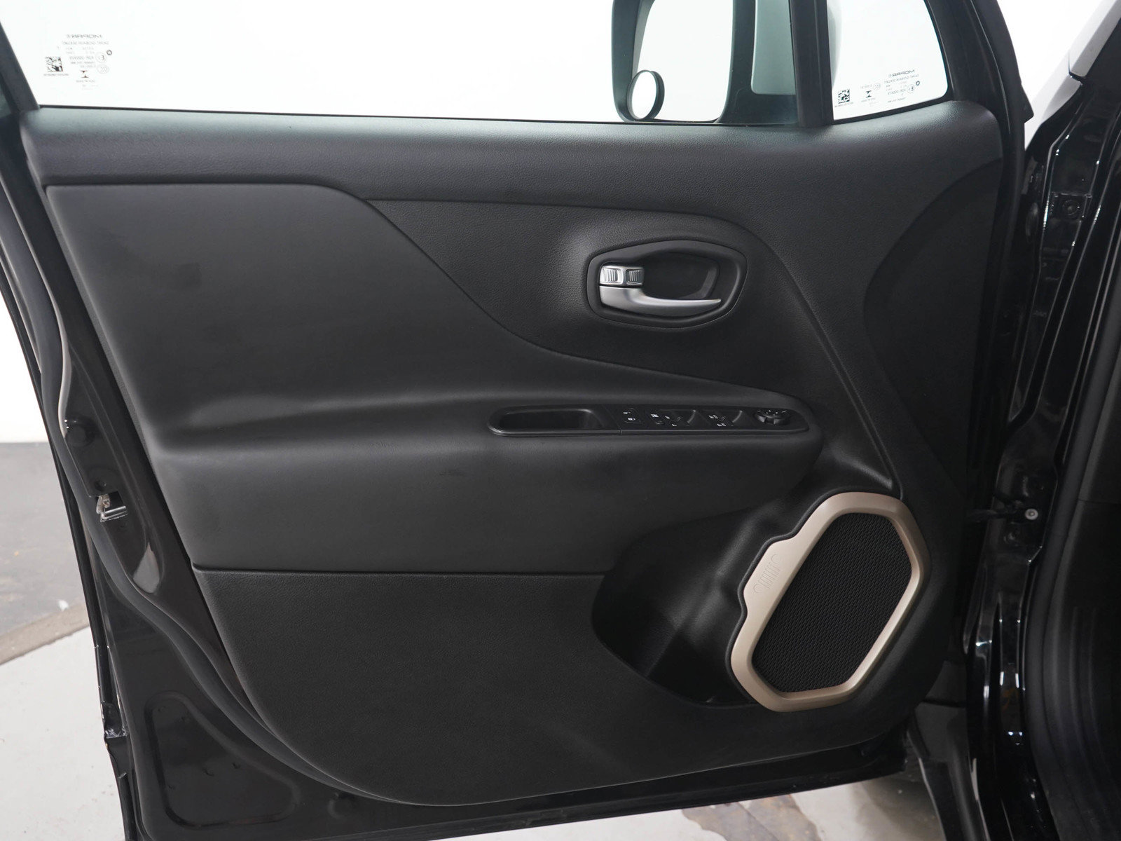 Used 2015 Jeep Renegade Limited AWD/4WD image 20