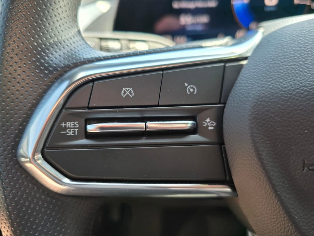 Used 2025 Chevrolet Equinox EV LT FWD image 26