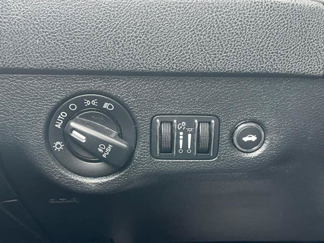 Used 2014 Dodge Charger SXT w/ Sport Appearance Group RWD image 19