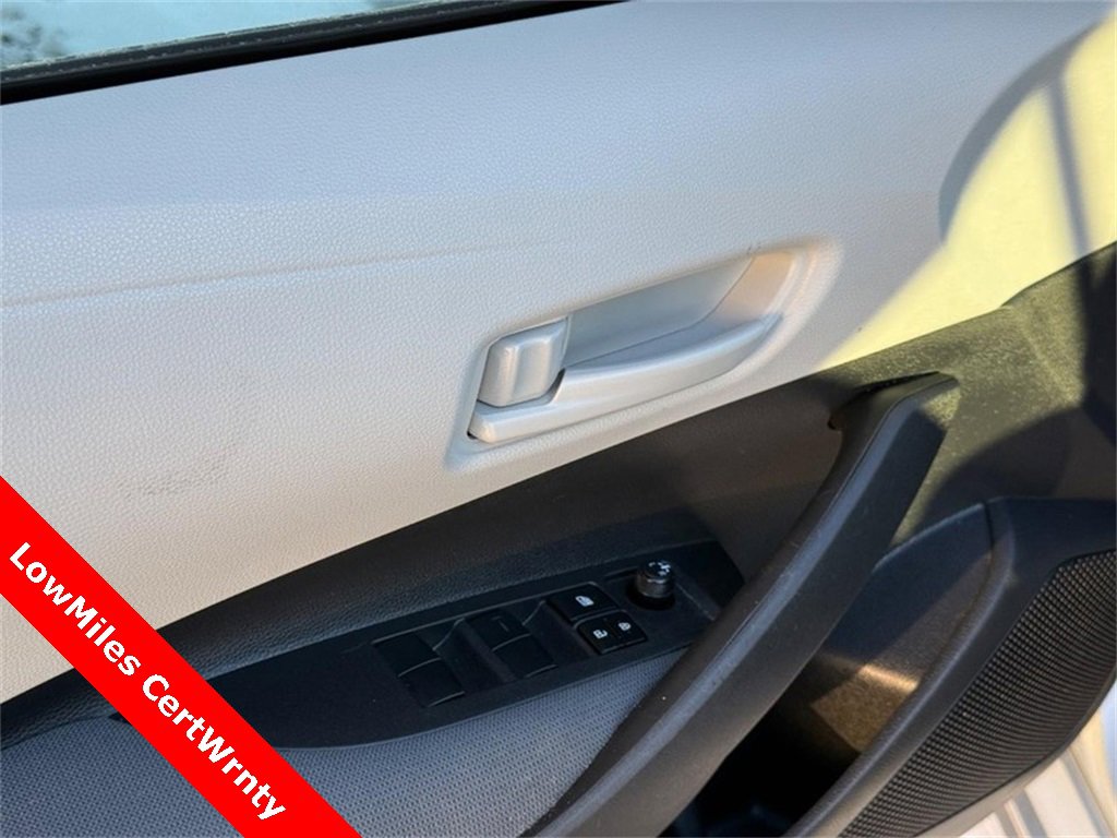 Used 2025 Toyota Corolla LE image 18
