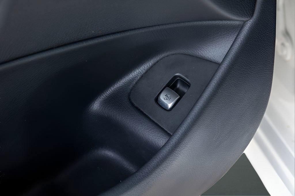 Used 2020 Mercedes-Benz E 350 Sedan image 42