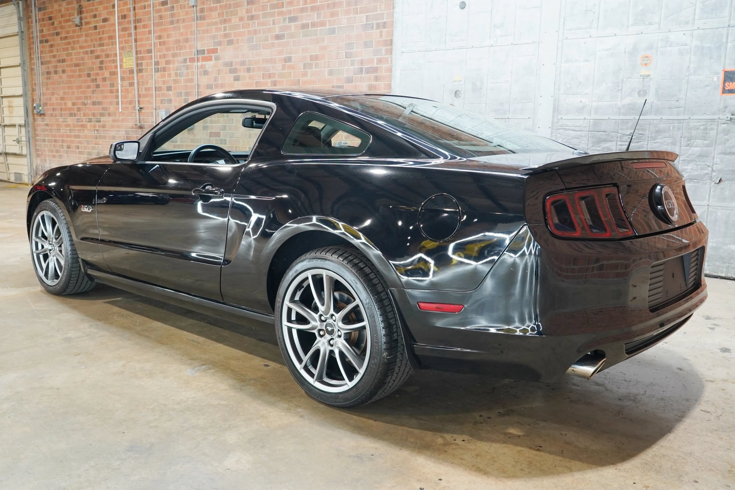 Used 2013 Ford Mustang GT Premium w/ Brembo Brake Pkg RWD image 17