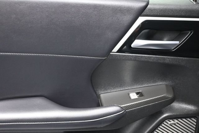 Used 2025 Mitsubishi Outlander SE FWD image 13