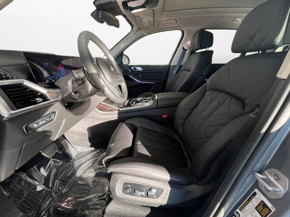 Certified 2026 BMW X7 xDrive40i image 9