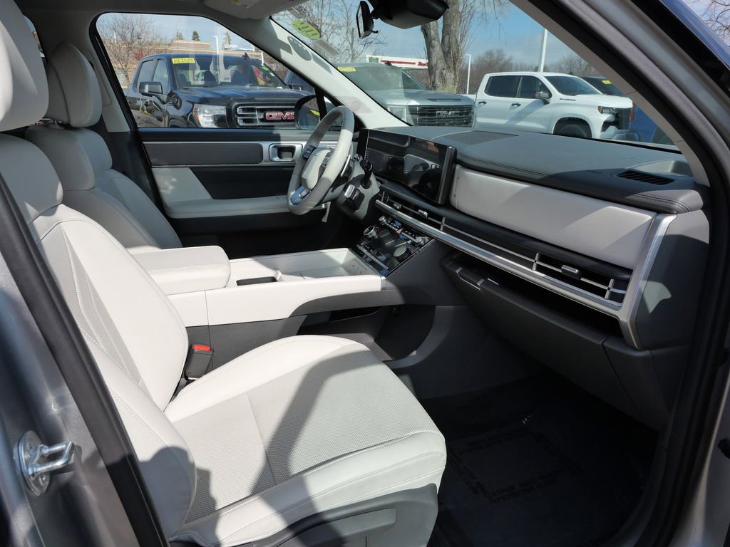 Used 2025 Hyundai Santa Fe SEL AWD/4WD image 14