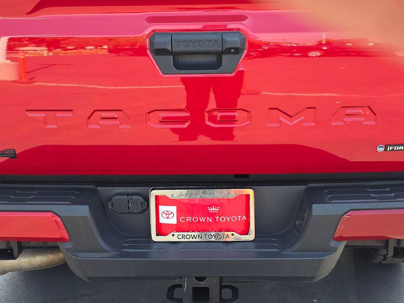 Certified 2025 Toyota Tacoma TRD Off-Road AWD/4WD image 13