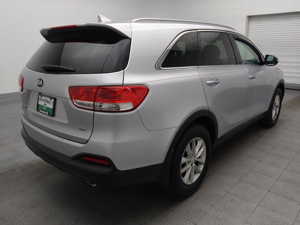 Used 2018 Kia Sorento LX image 9