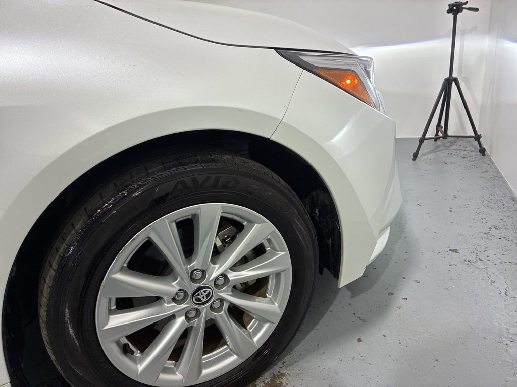 Used 2024 Toyota Corolla LE w/ LE Convenience Package image 27