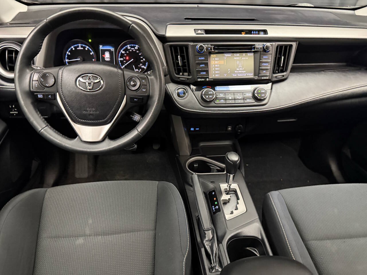 Used 2017 Toyota RAV4 XLE AWD/4WD image 18