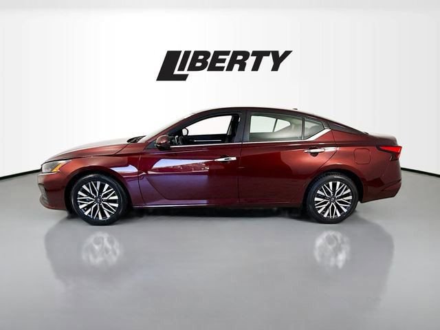Used 2023 Nissan Altima 2.5 SV video 4