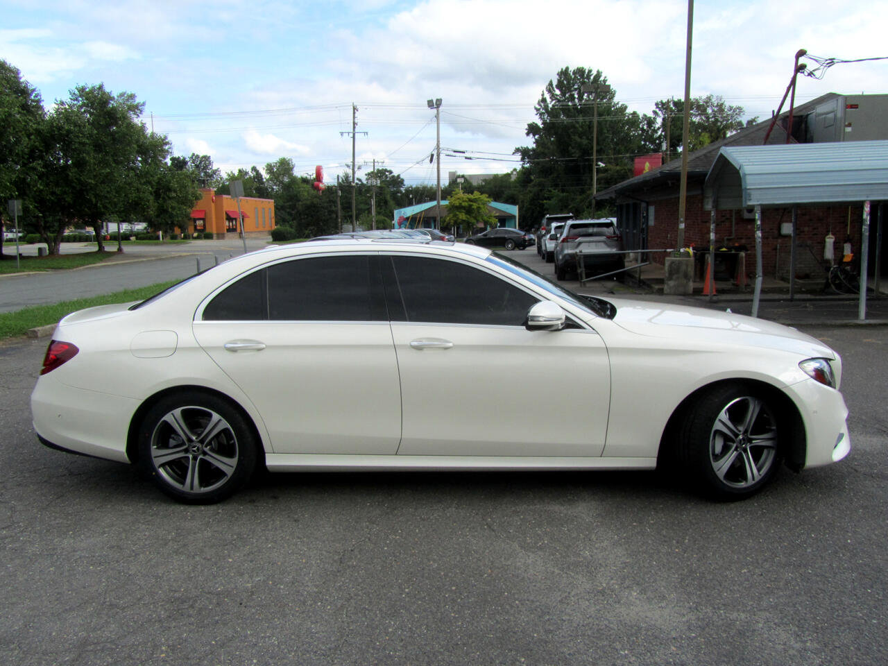 Used 2017 Mercedes-Benz E 300 image 11