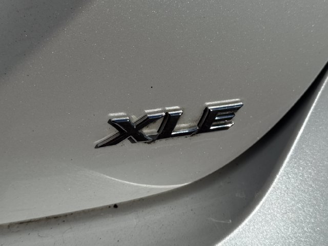 Used 2019 Toyota Camry XLE w/ Navigation Package FWD image 17