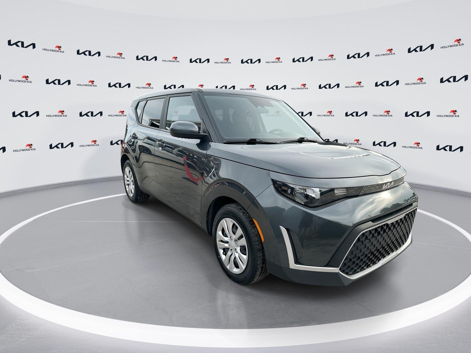 Certified 2023 Kia Soul LX FWD image 2