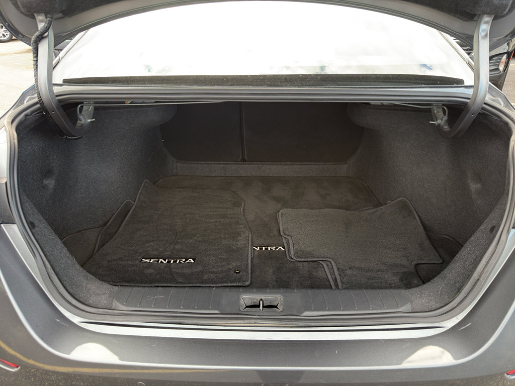 Used 2024 Nissan Sentra SV image 35