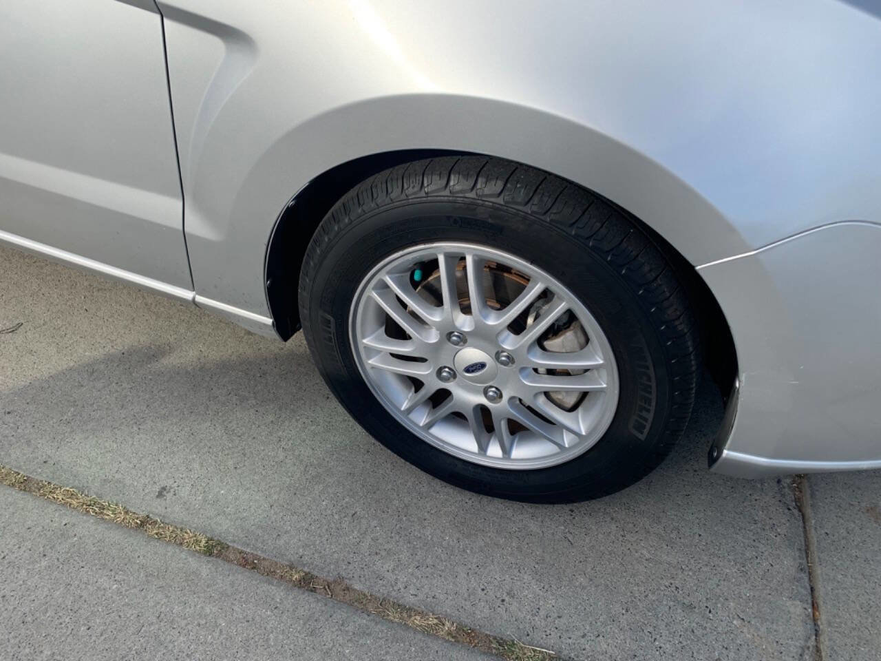 Used 2009 Ford Focus SE FWD image 9