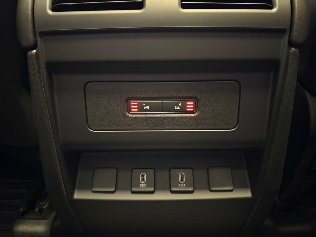 New 2026 Land Rover Defender 110 X-Dynamic SE AWD/4WD image 18