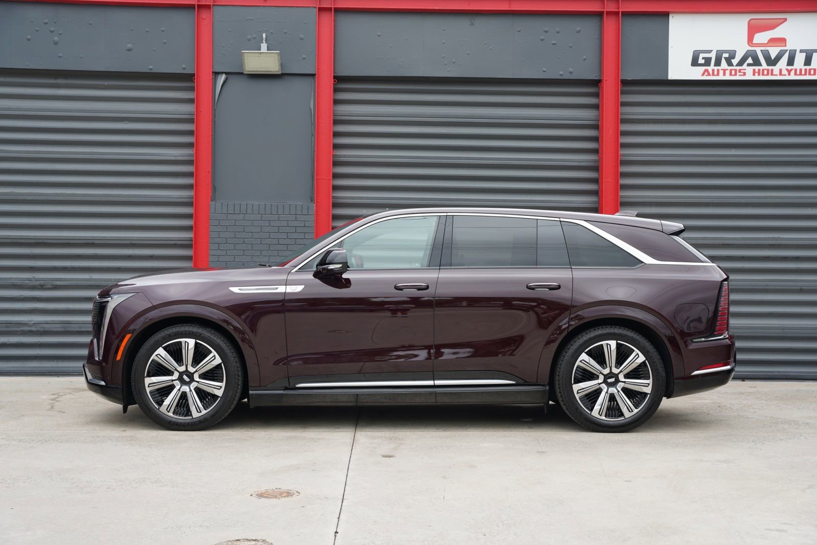 Used 2025 Cadillac Escalade IQ Luxury 2 w/ LPO, Premium Carpet Package image 8