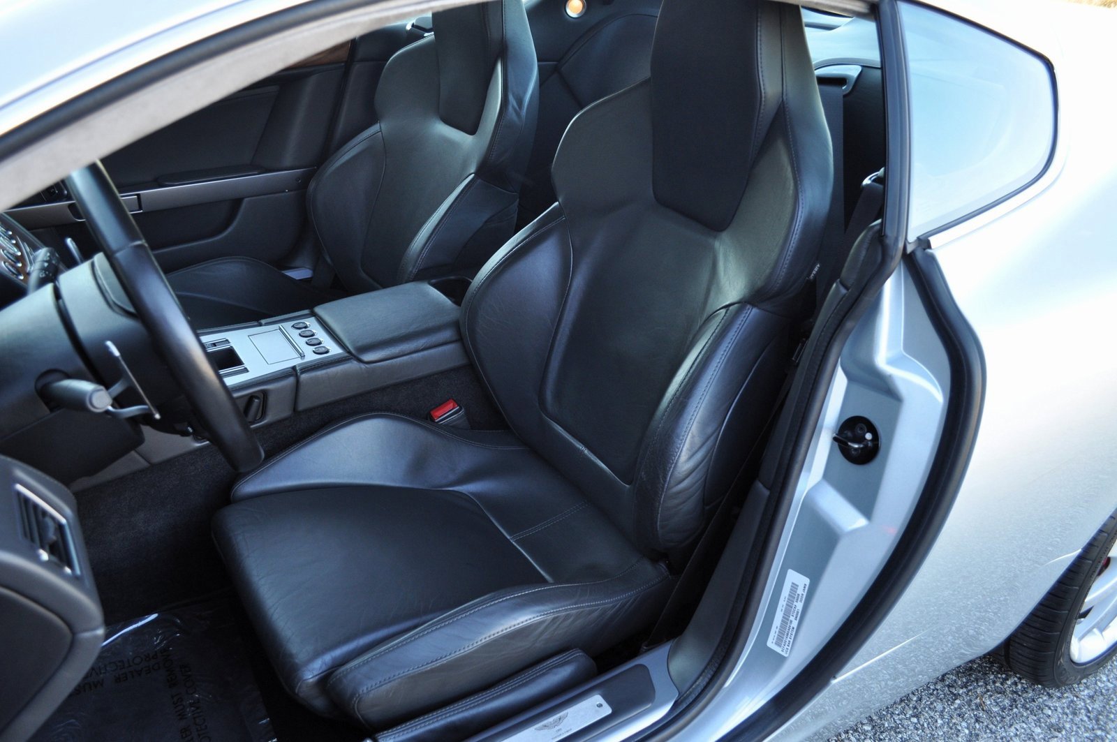 Used 2006 Aston Martin DB9 Coupe image 29