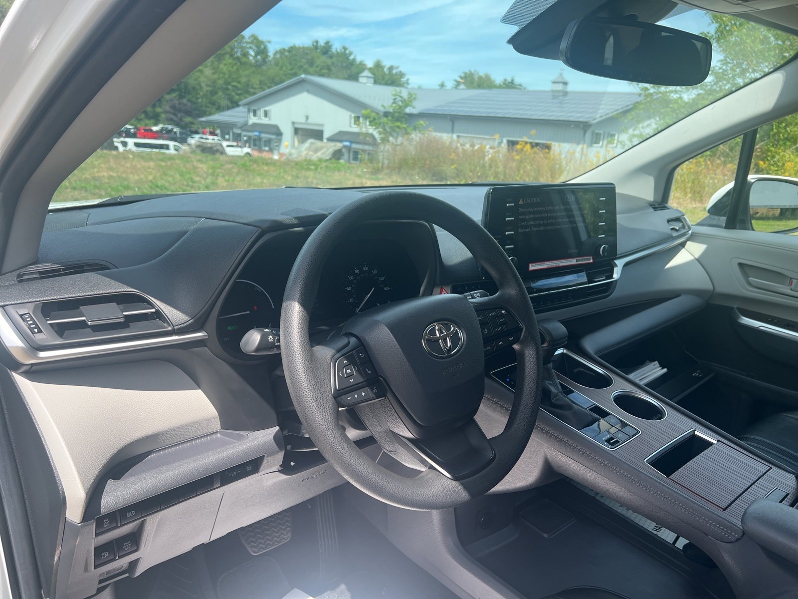 Used 2024 Toyota Sienna LE image 23