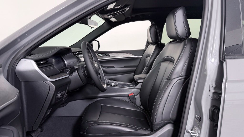 New 2027 Jeep Grand Cherokee Limited AWD/4WD image 14