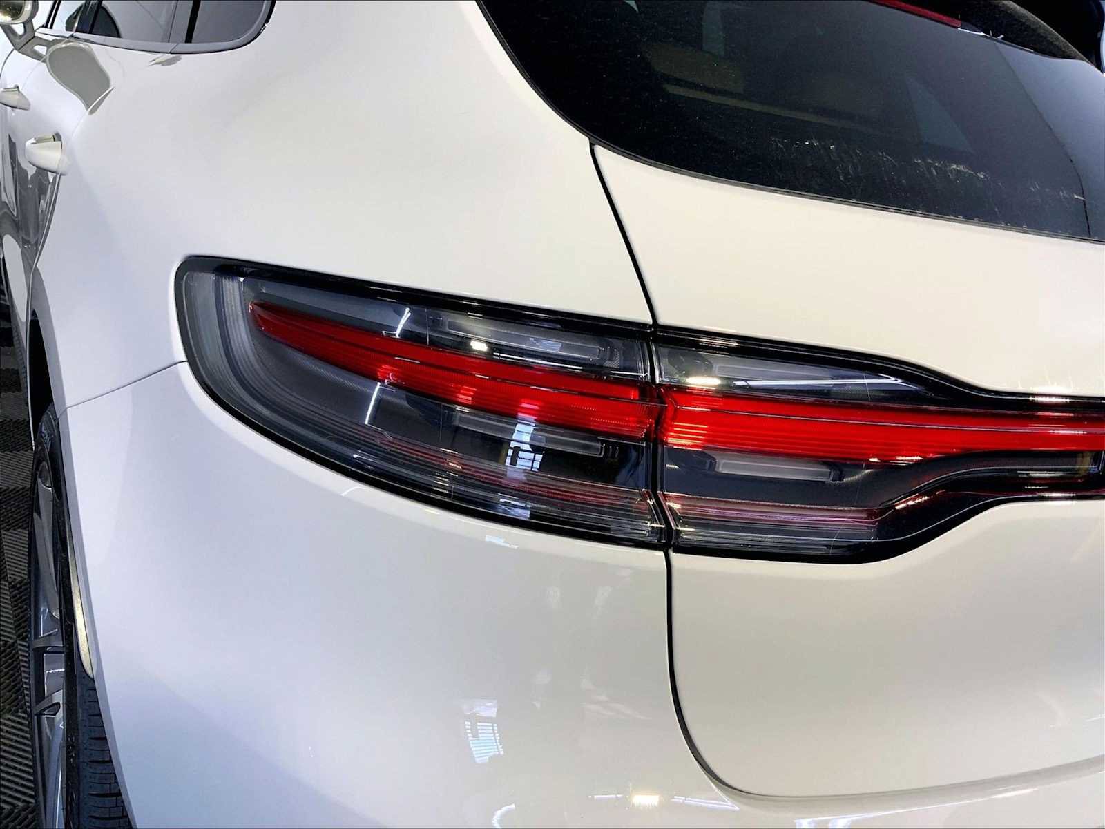 New 2026 Porsche Macan AWD/4WD image 18