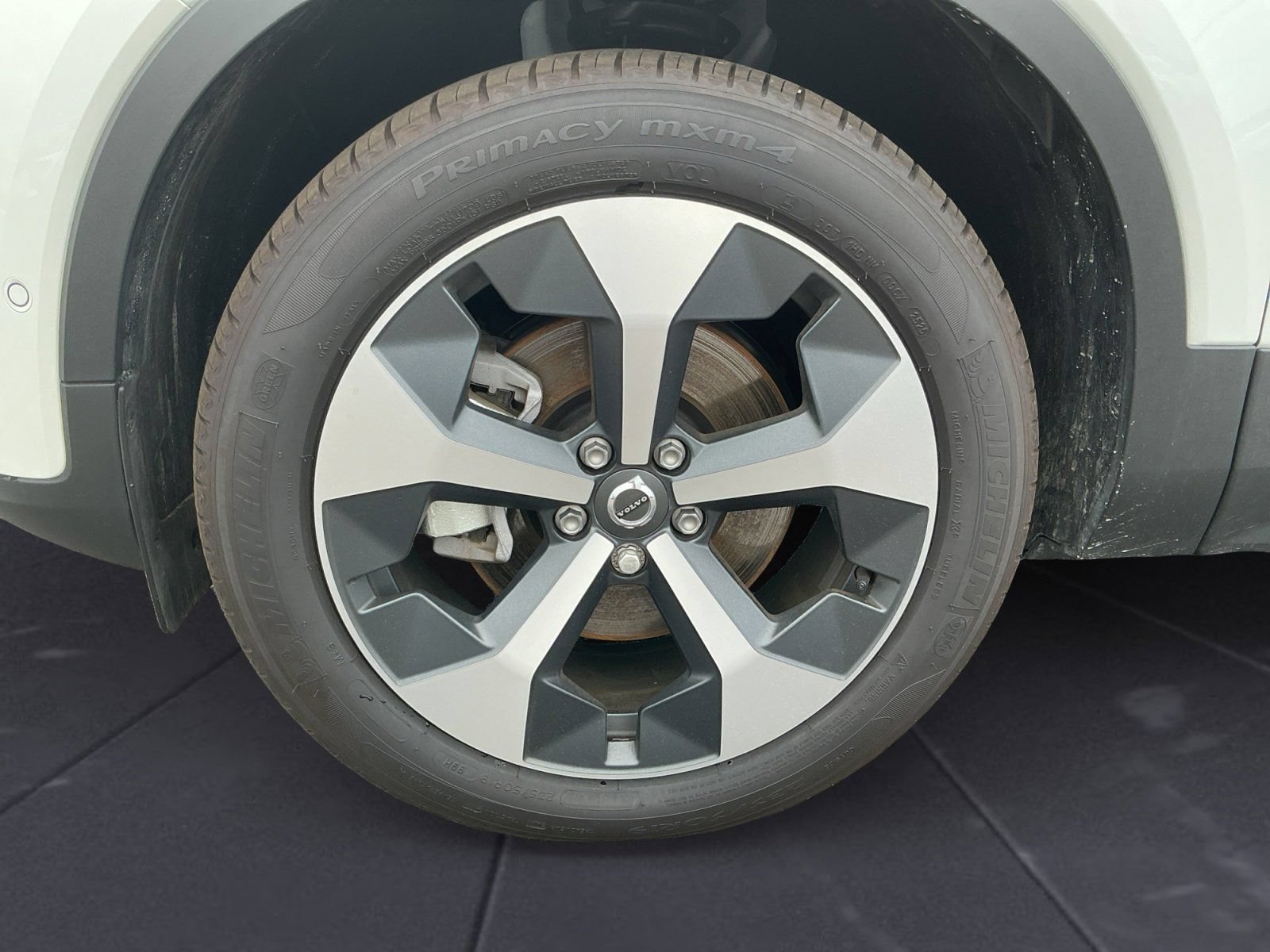 New 2026 Volvo XC40 B5 Plus w/ Protection Package Premier AWD/4WD image 14