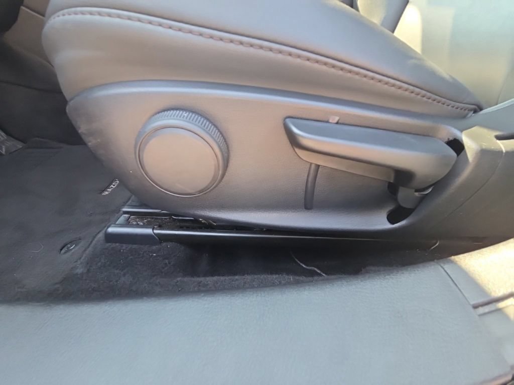 Used 2024 MAZDA MAZDA3 s FWD image 22