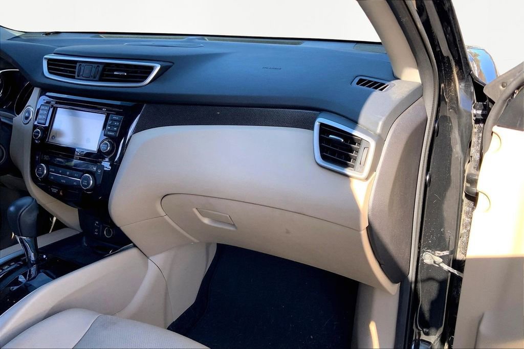 Used 2016 Nissan Rogue SL w/ SL Premium Package image 18