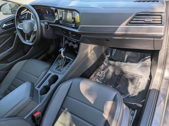 Used 2024 Volkswagen Jetta SE image 21