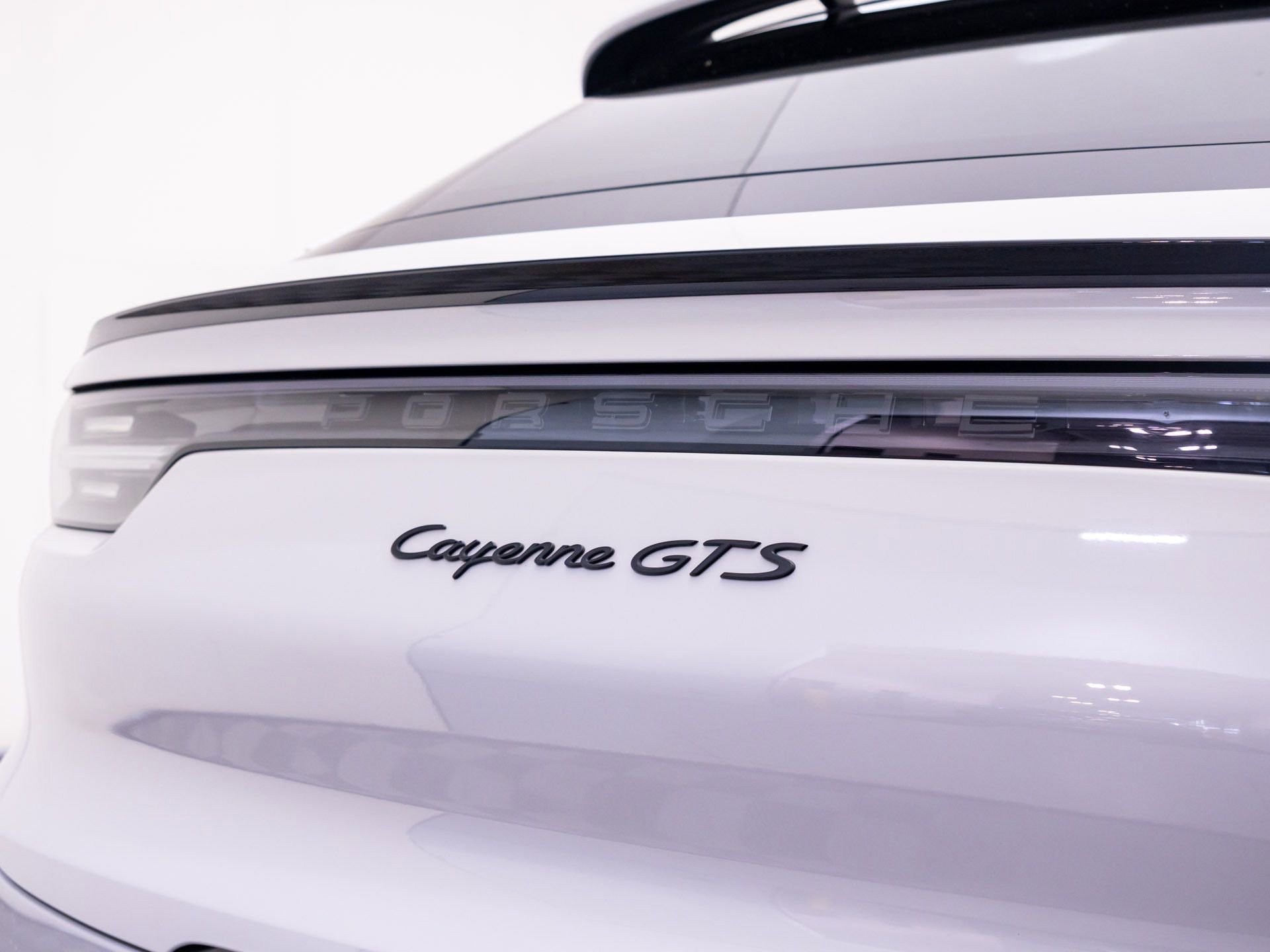 Used 2022 Porsche Cayenne GTS AWD/4WD image 40