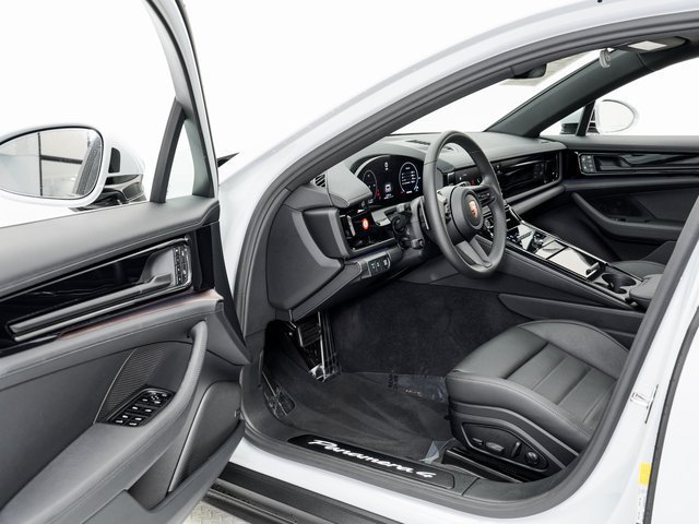 Certified 2025 Porsche Panamera 4 AWD/4WD image 7