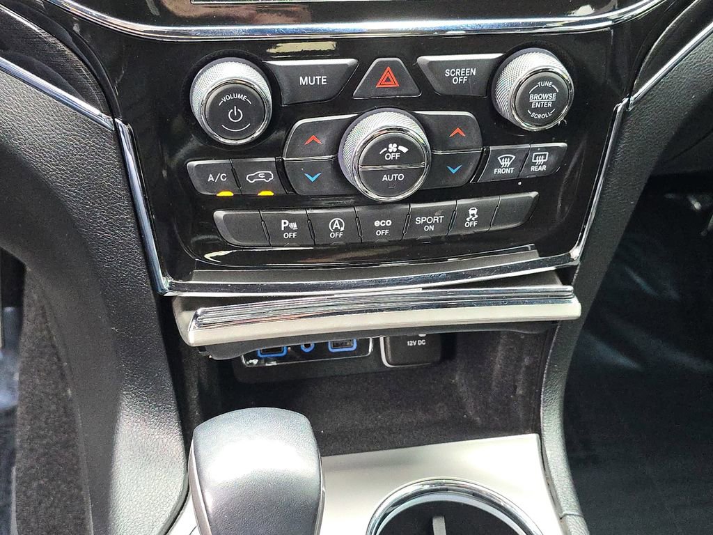 Used 2021 Jeep Grand Cherokee Trailhawk AWD/4WD image 30