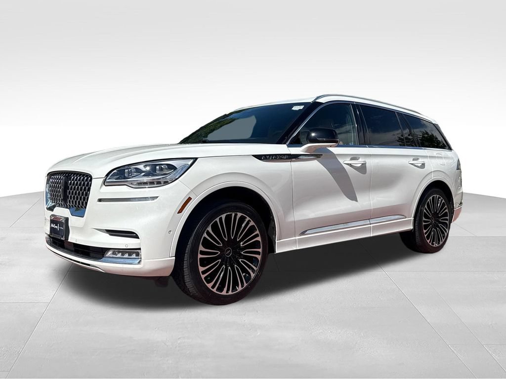 Used 2023 Lincoln Aviator Black Label w/ Dynamic Handling Package AWD/4WD image 4