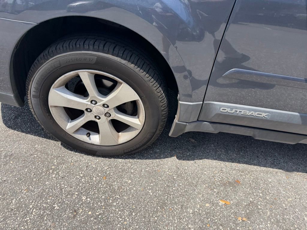 Used 2014 Subaru Outback 2.5i Premium AWD/4WD image 10