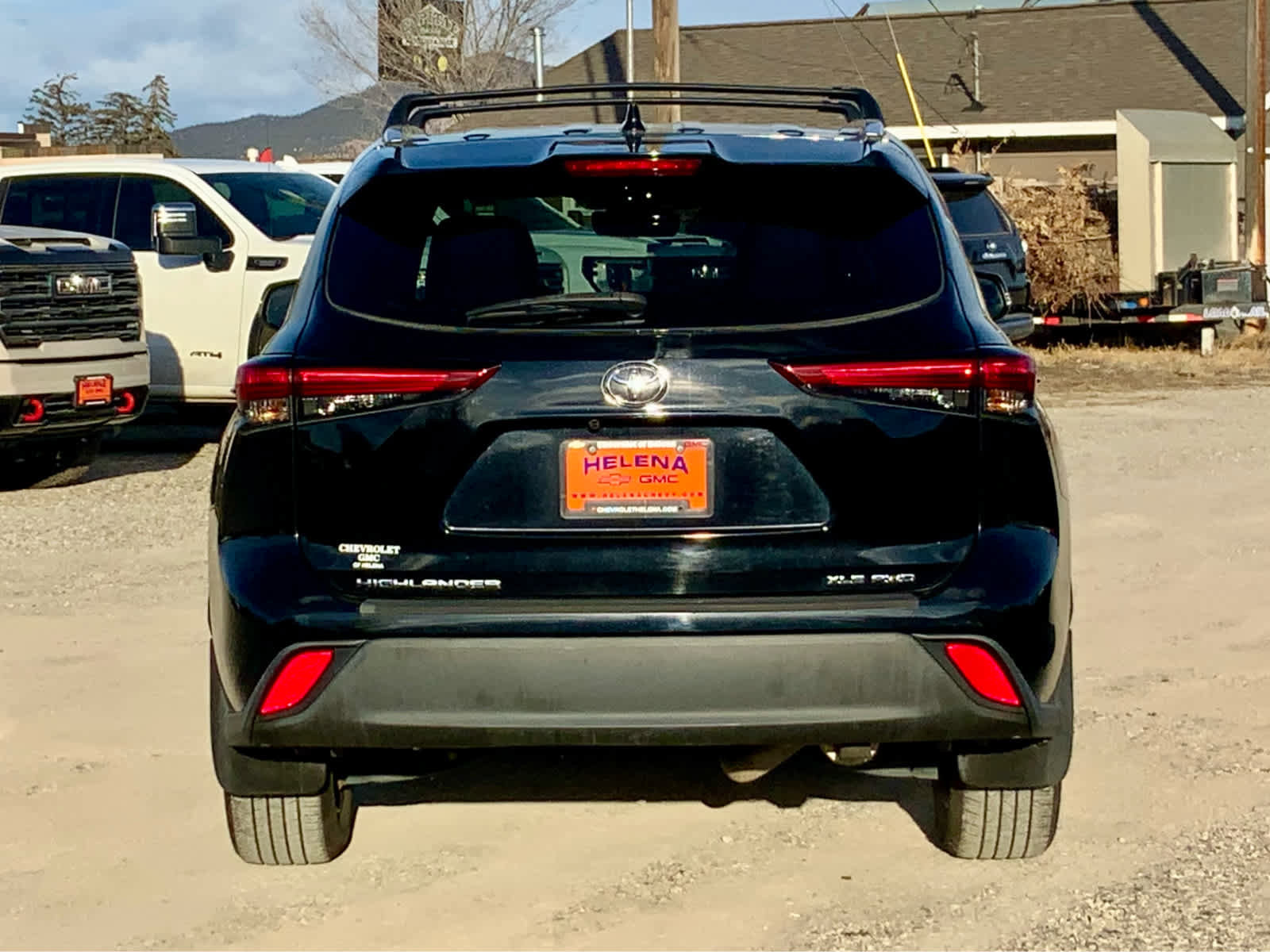 Used 2021 Toyota Highlander XLE image 4