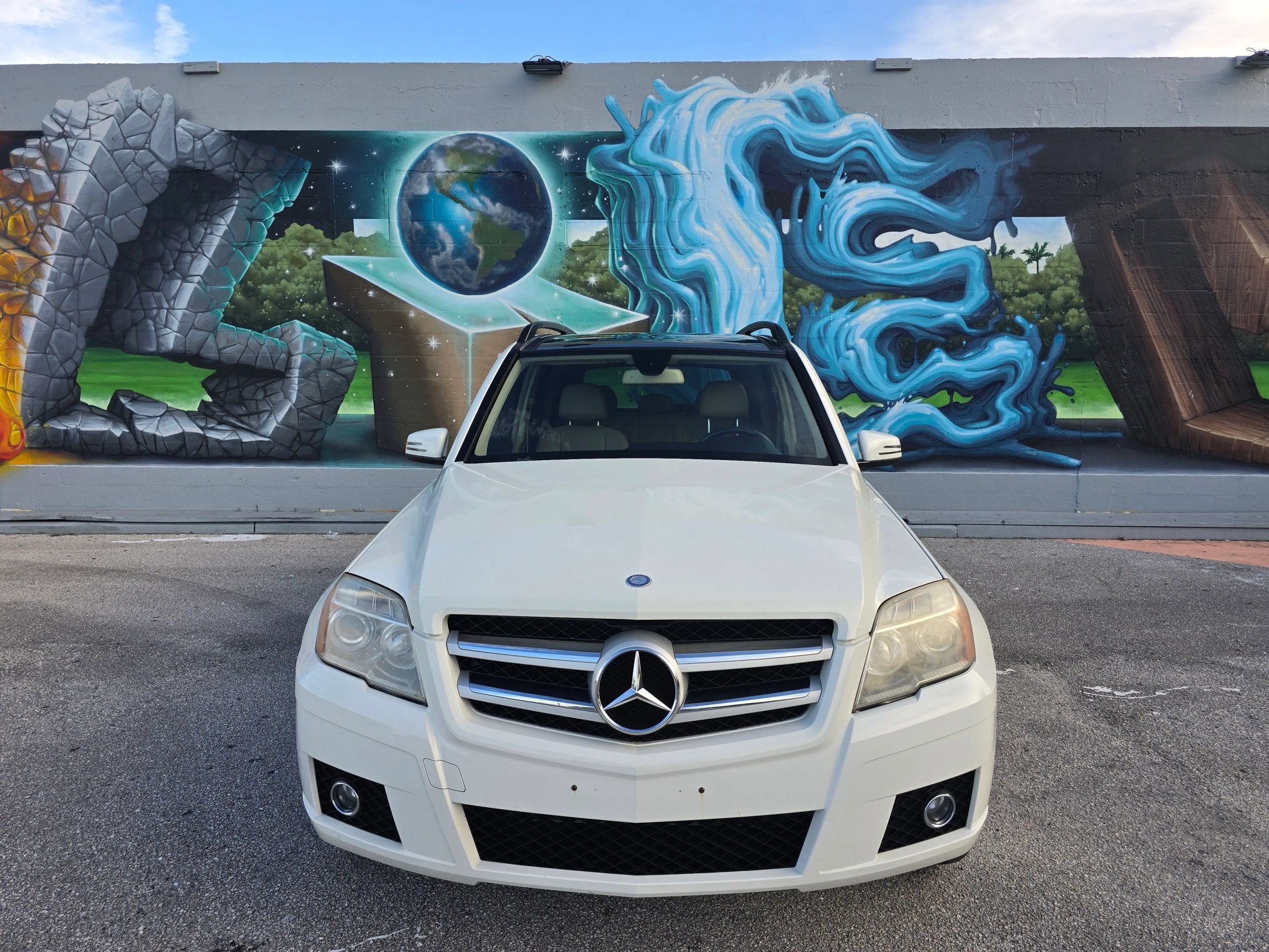 Used 2011 Mercedes-Benz GLK 350 4MATIC image 3